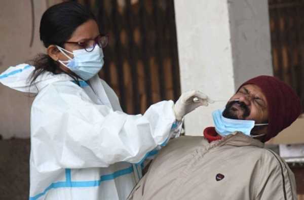 दिल्ली के कोरोना मामलों में 42 प्रतिशत गिरावट, पॉजिटिविटी दर 9.5 प्रतिशत हुई दिल्ली के कोरोना मामलों में 42 प्रतिशत गिरावट, पॉजिटिविटी दर 9.5 प्रतिशत हुई